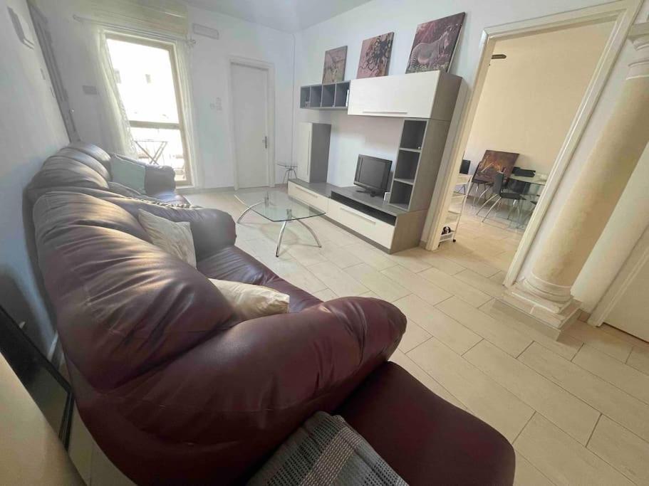 Gzira / Sliema Wifi & Ac ! Great Value & Location Apartment Екстериор снимка